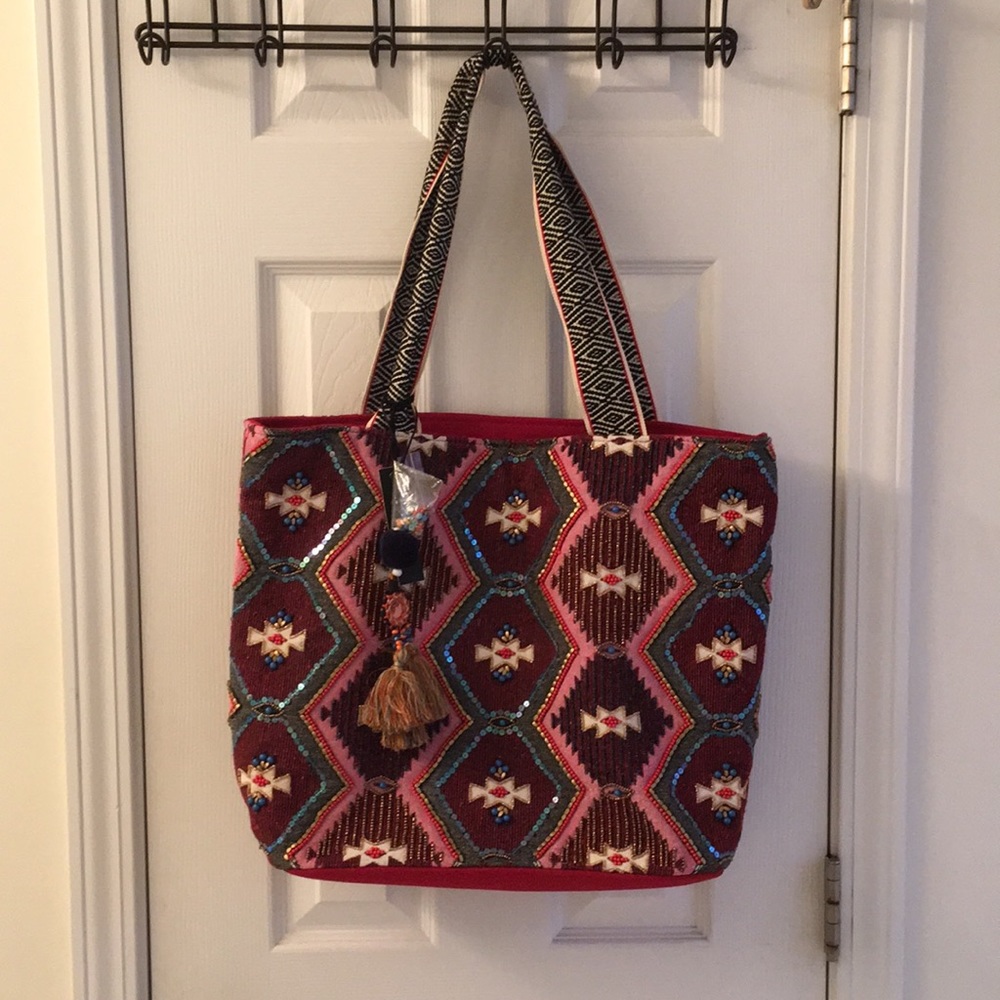 🌺 XL Beaded Tasseled Tote 🌺